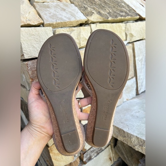 Koolaburra by Ugg Briona wedge sandal in taupe perforated suede Sz-7.5. J - Picture 10 of 11